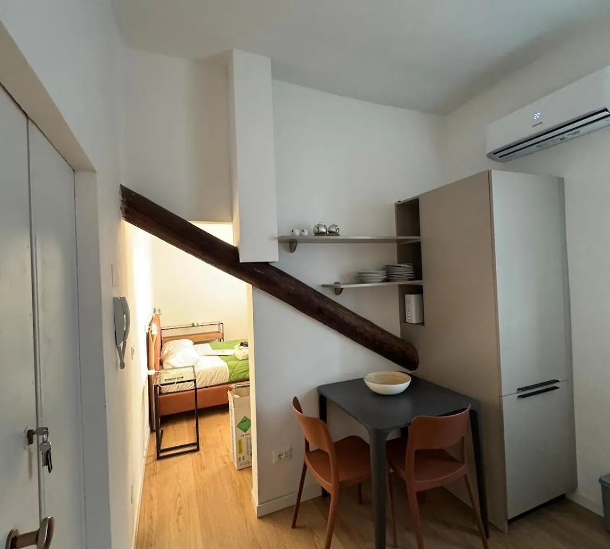 Loft Menabrea 12联系方式